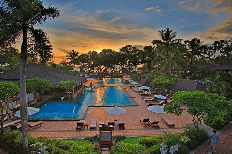 Club Bali Suite Legian Exterior photo